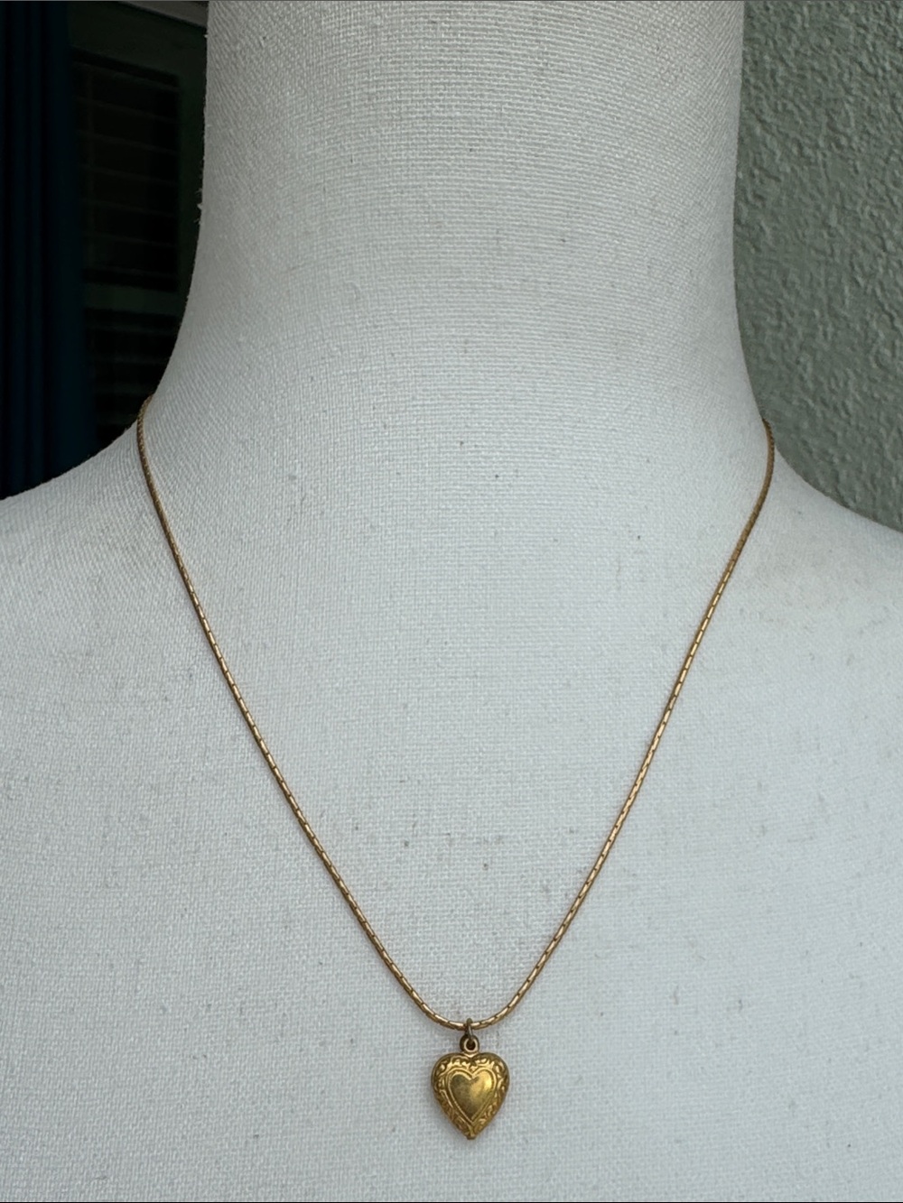 Avon heart pendant necklace